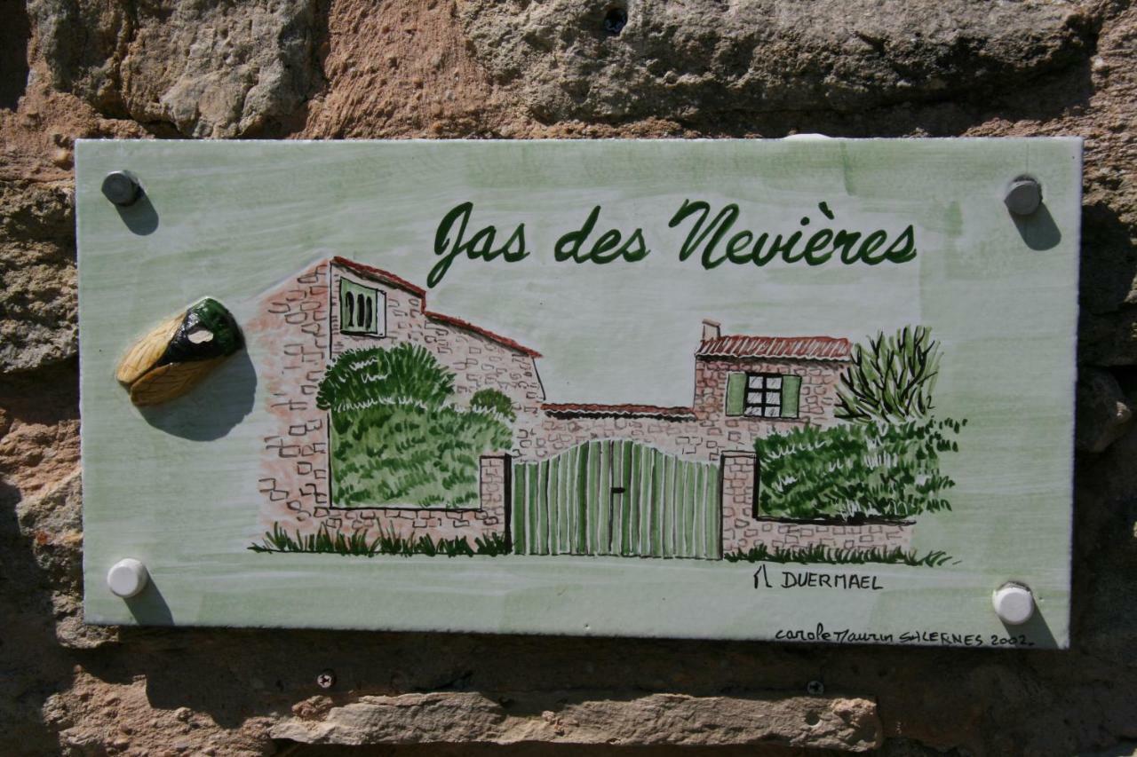 Bed and Breakfast Le Jas Des Nevieres Pierrerue  Exterior foto